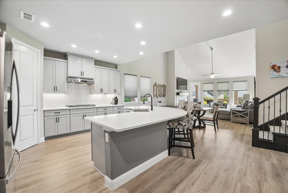 2206 Wellington Ln Corinth TX kitchen