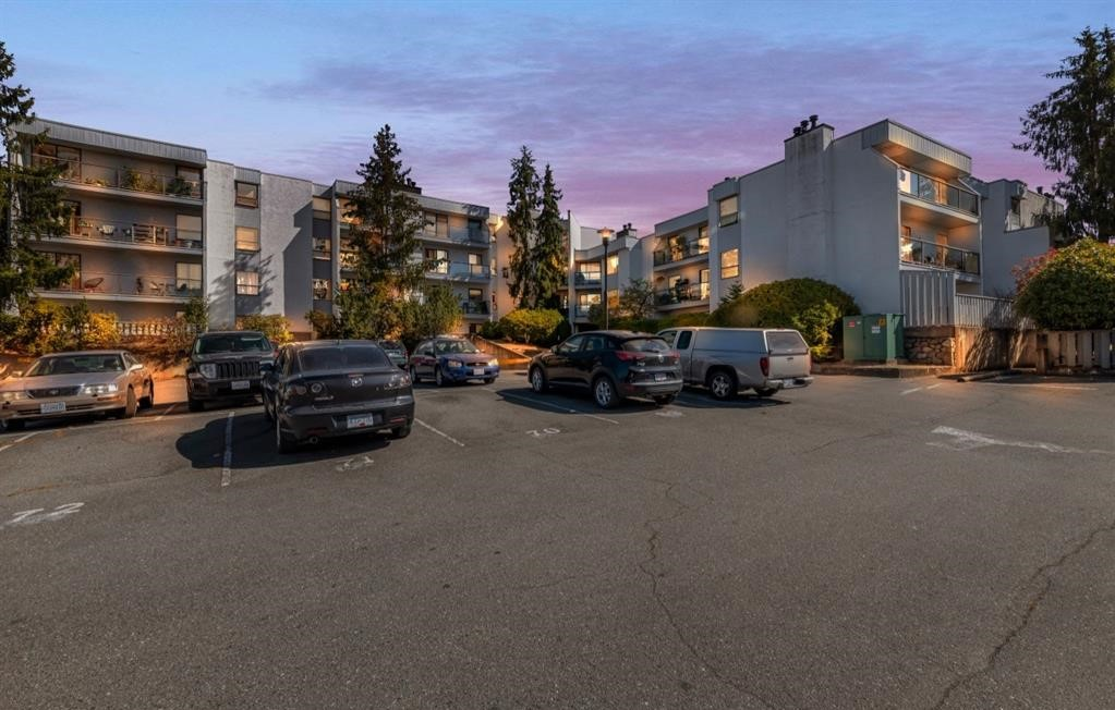 Coming Soon 205 290 Regina Ave