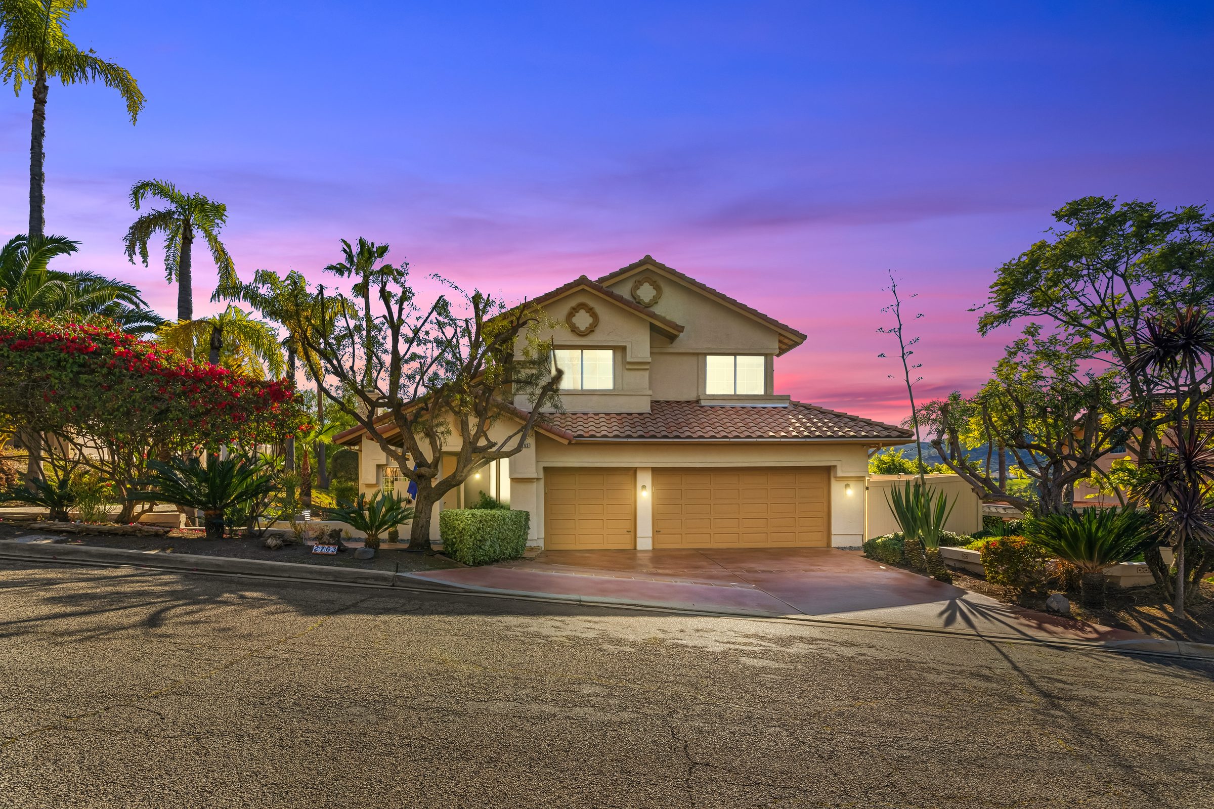 2763 Canyon Oak Place, Escondido &mdash; Twilight Exterior