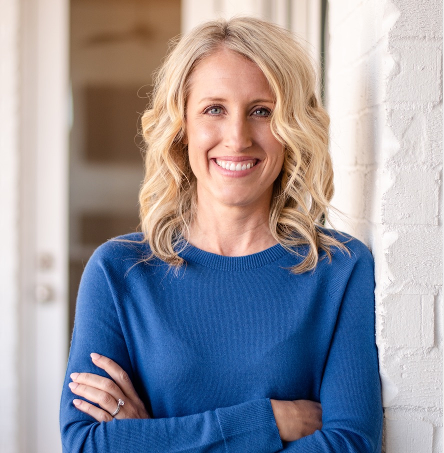 Agent Kelly Giovanelli