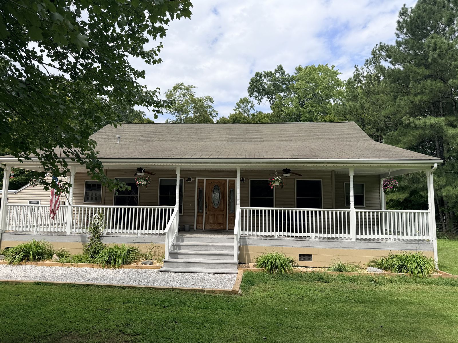 10002 Buckskin Trail, Gloucester VA - front exterior