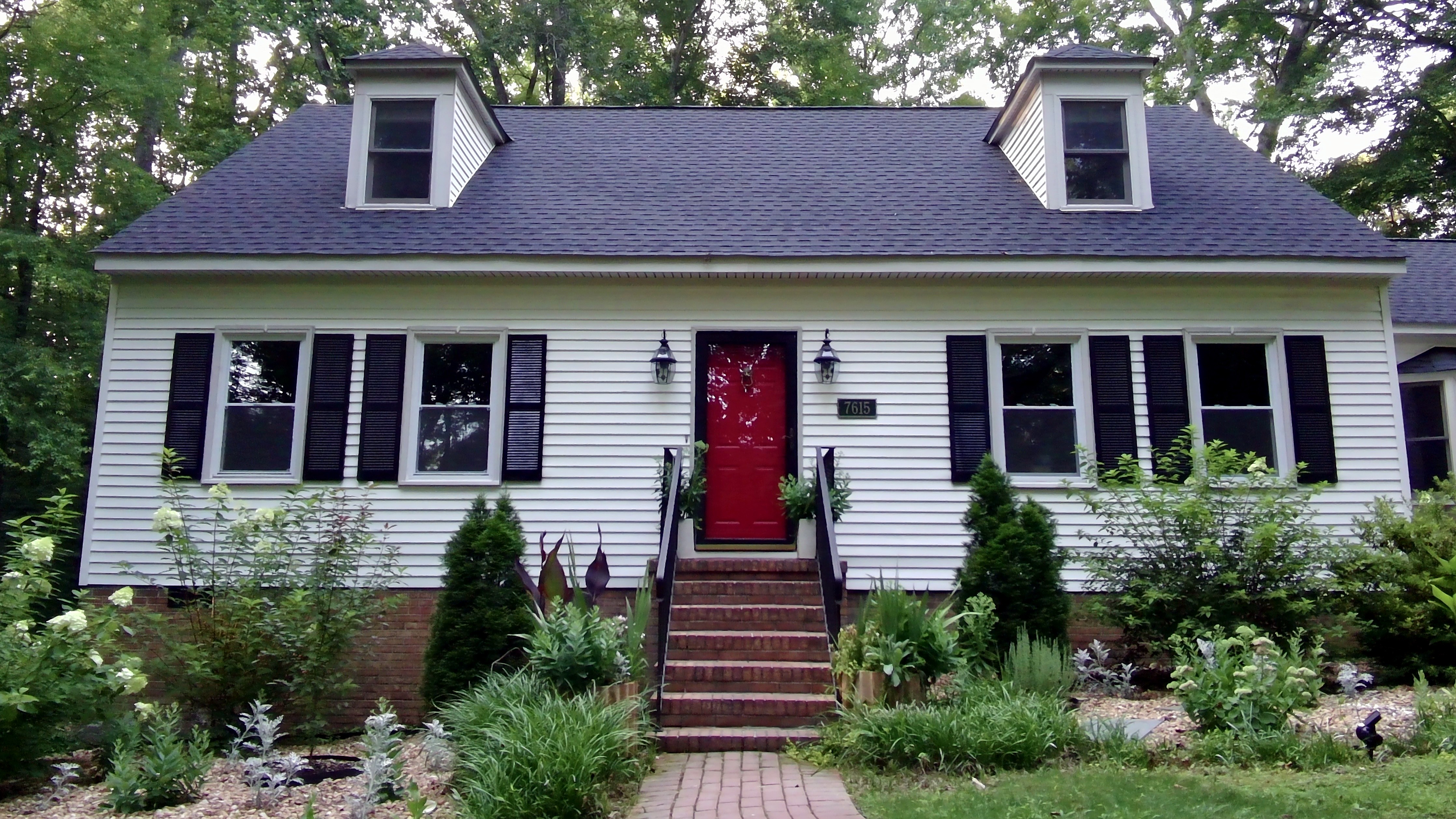 7615 Gloucester Village Dr - updated Cape Cod on 5 acres