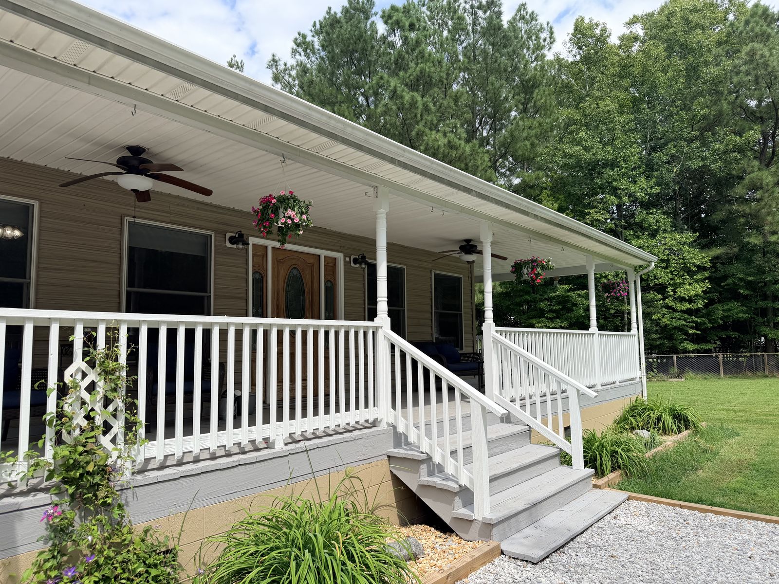 10002 Buckskin Trail, Gloucester VA - Front porch and steps