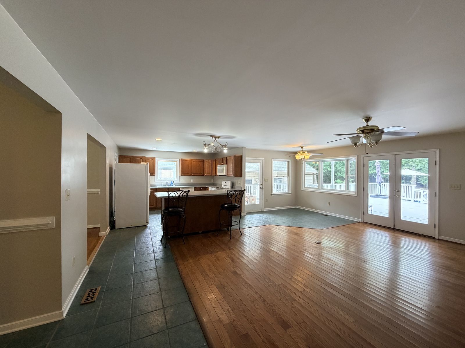 10002 Buckskin Trail, Gloucester VA - Kitchen with solid wood cabinetry