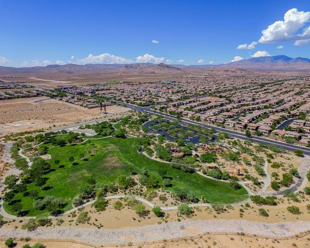 Mountain&rsquo;s Edge Real Estate