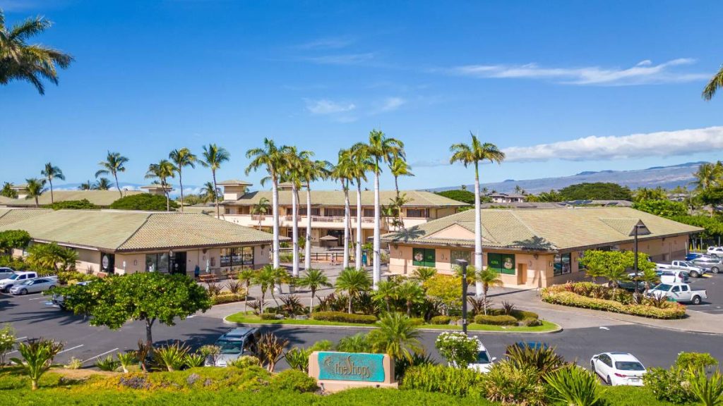 Shops at Mauna Lani (Photo courtesy: CBRE Marketing)
