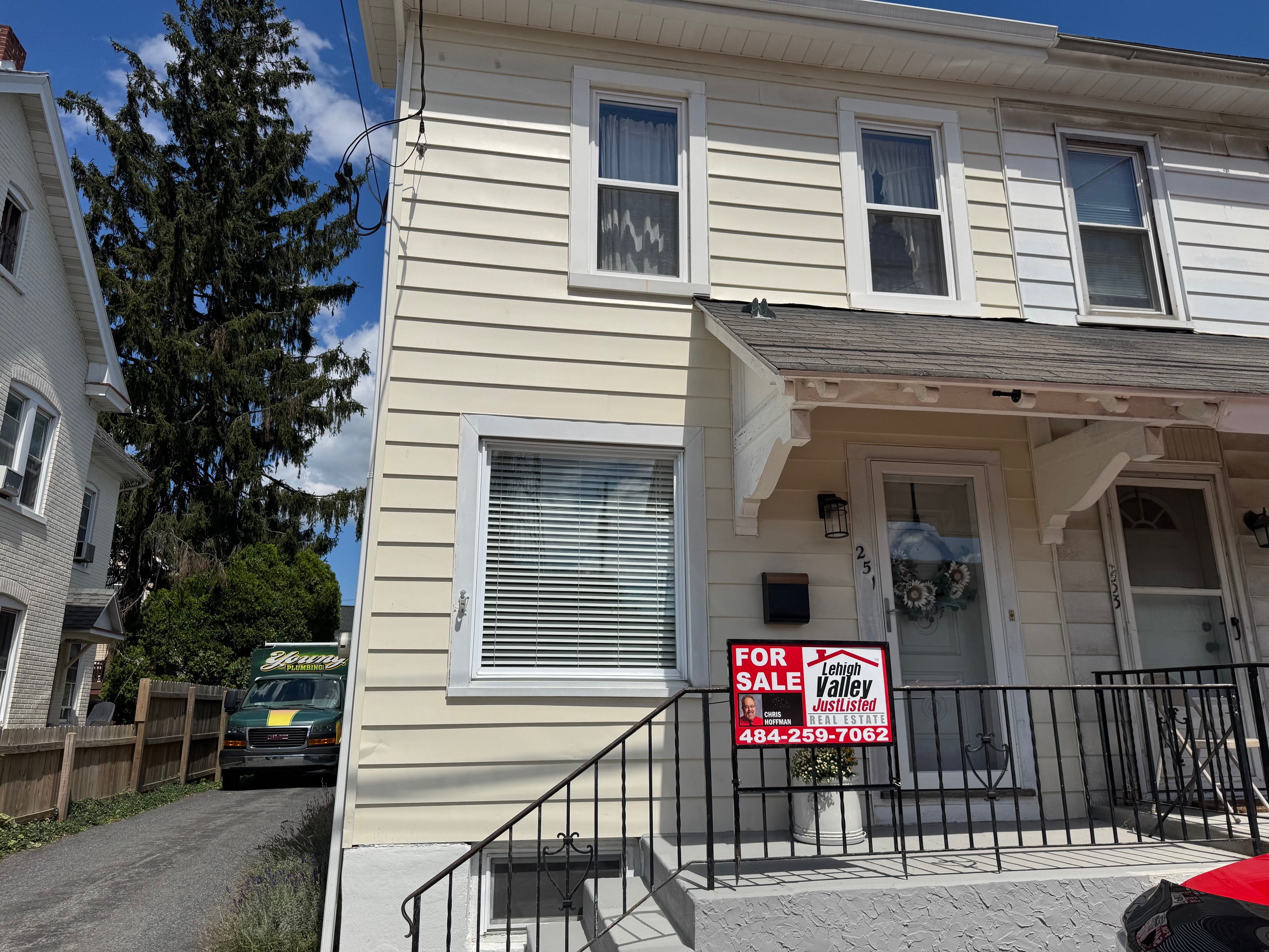 251 E Garrison St SOLD