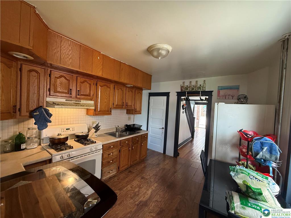 Allentown Railroad St Kitchen