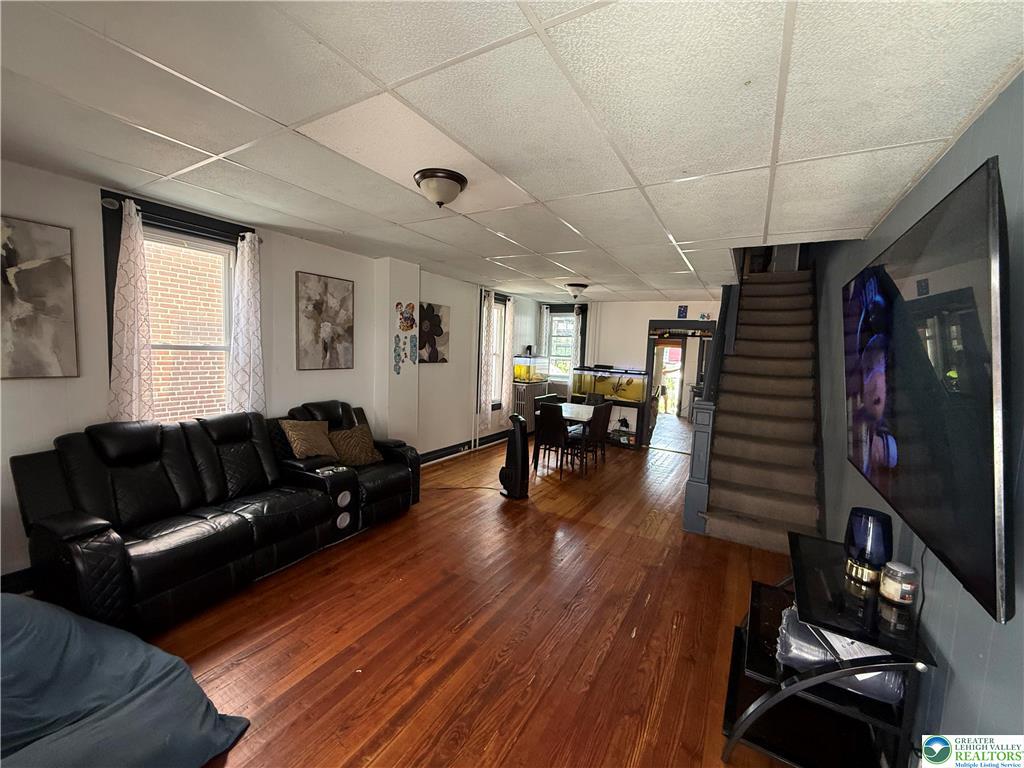 railroad st allentown pa living room