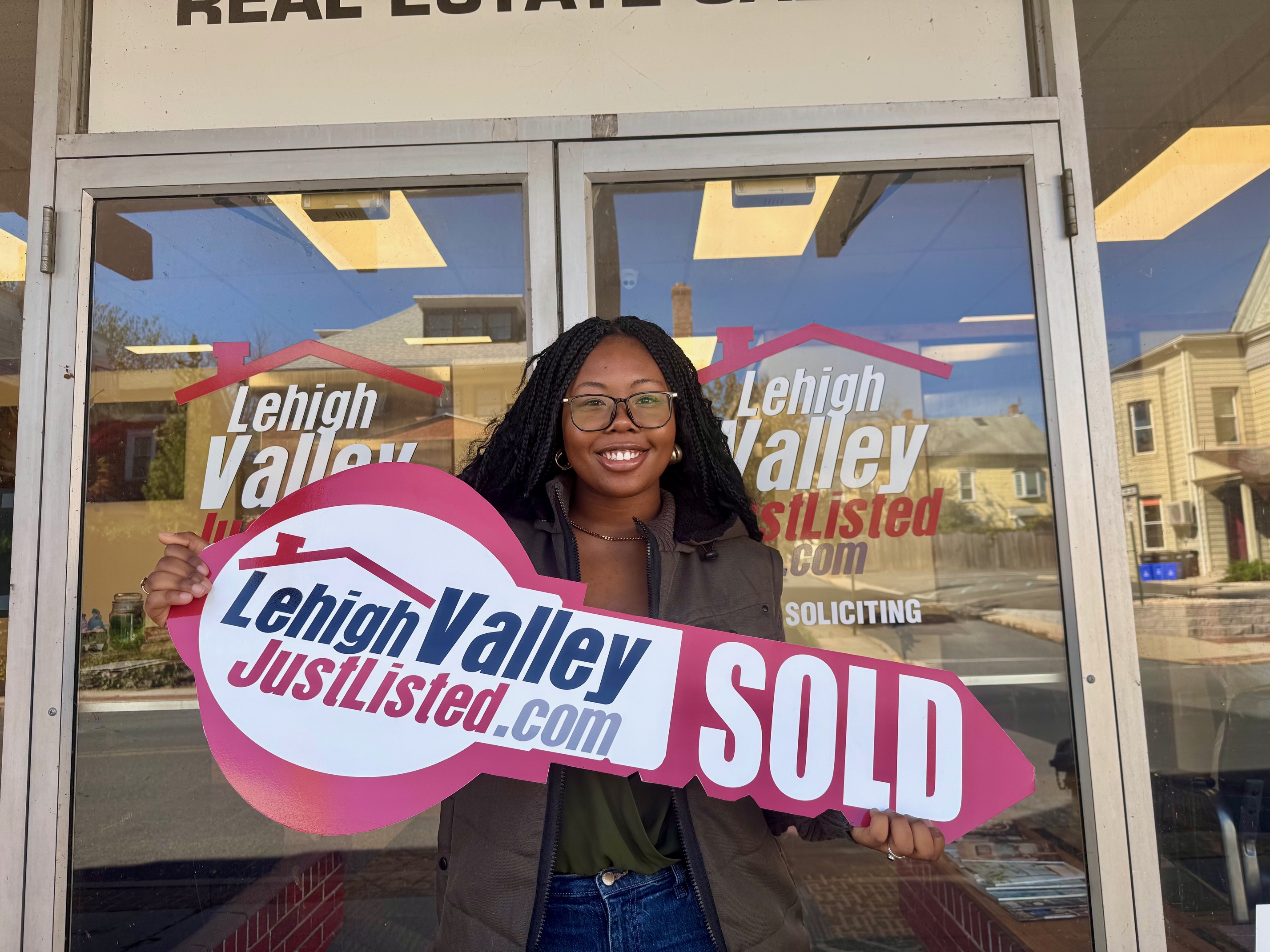 Tamya WillIams Real Estate Agent