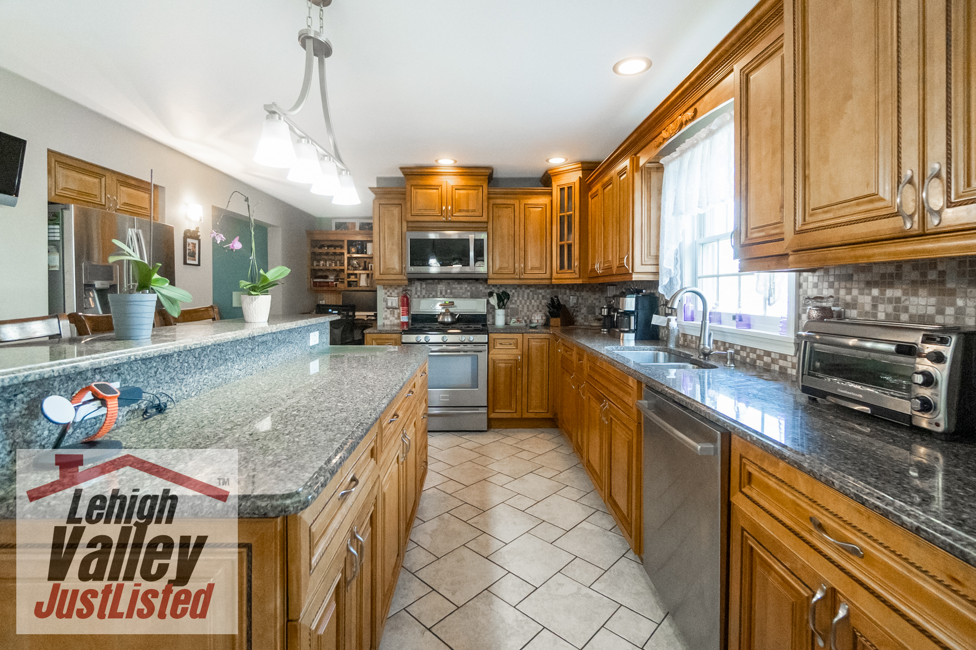 Farmersville Rd kitchen