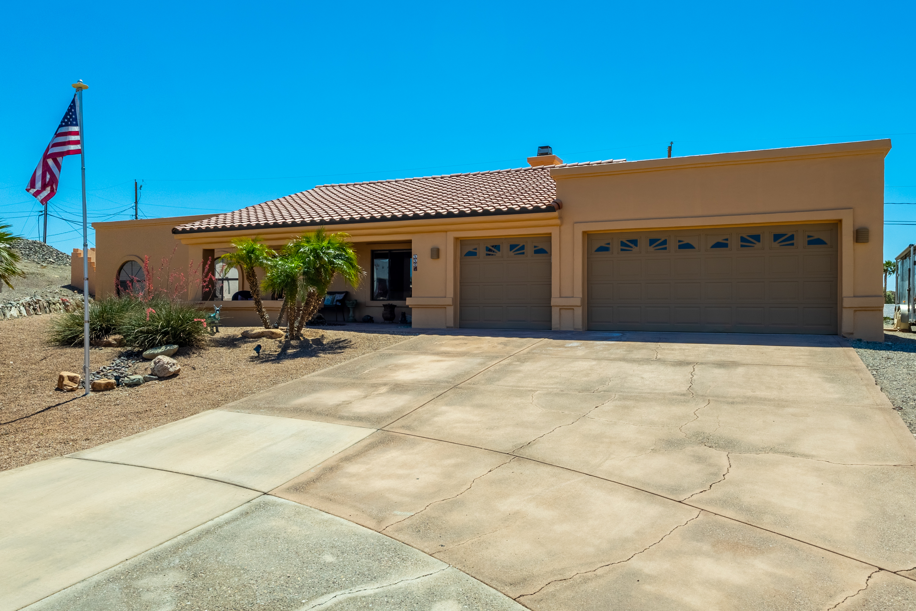 Lake Havasu Pool Homes for sale