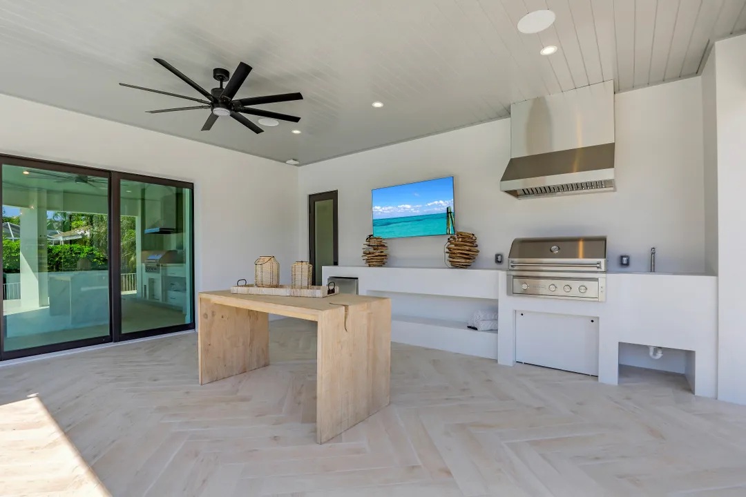 Luxury Homes with Outdoor Kitchens in Bonita Springs, FL