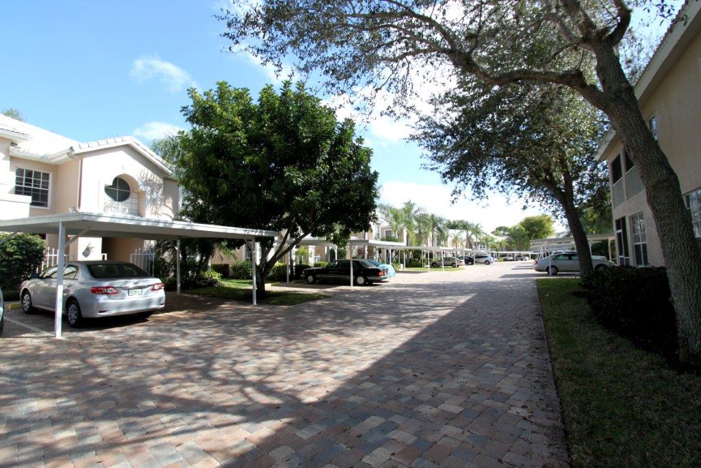 Bermuda Cays Condos Vanderbilt Lakes Bonita Springs Florida