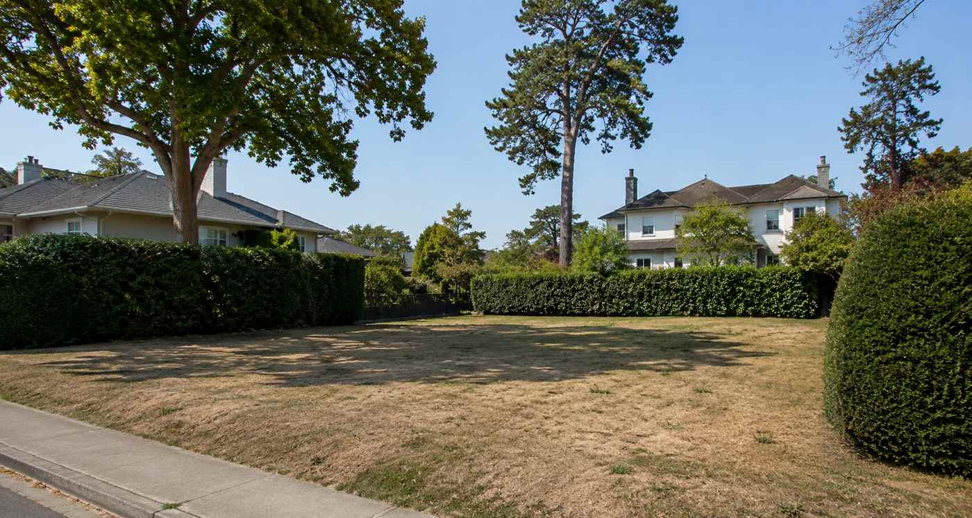 Oak Bay lots and land for sale and Oak Bay real estate
