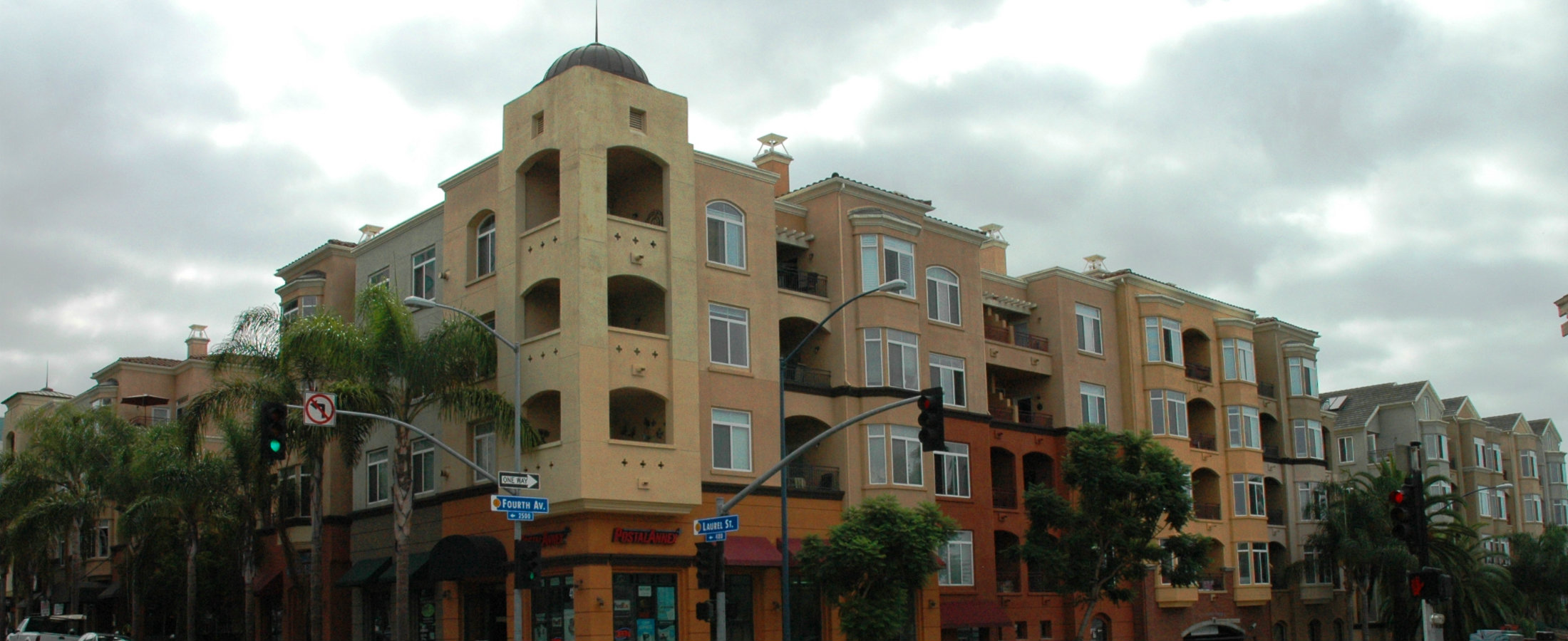 LAUREL BAY Condos in Bankers Hill Mark Mills RE/MAX