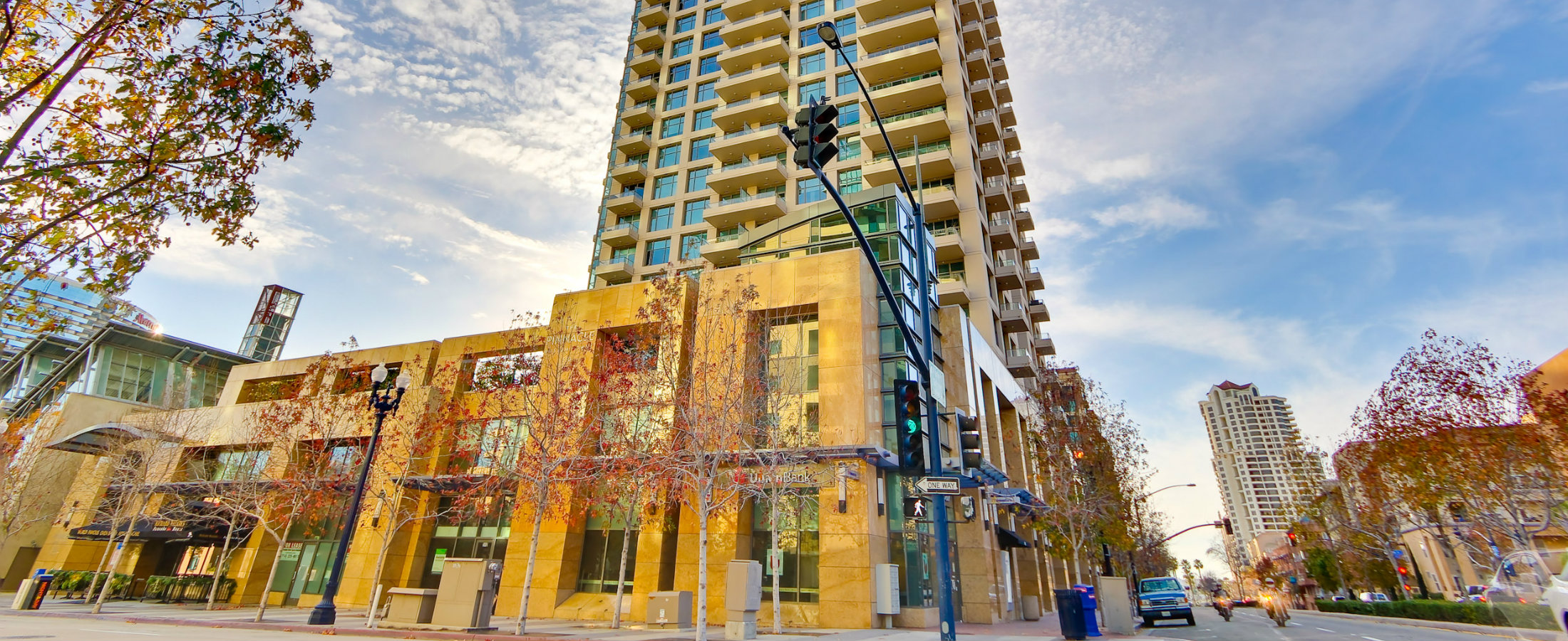 PINNACLE CONDOS Downtown San Diego