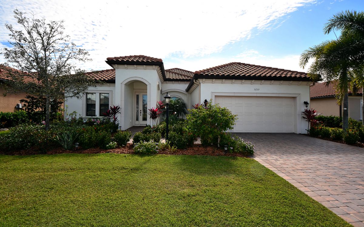 5259 Castello Lane, Bradenton, Florida, 34211 (Esplanade) Presented by