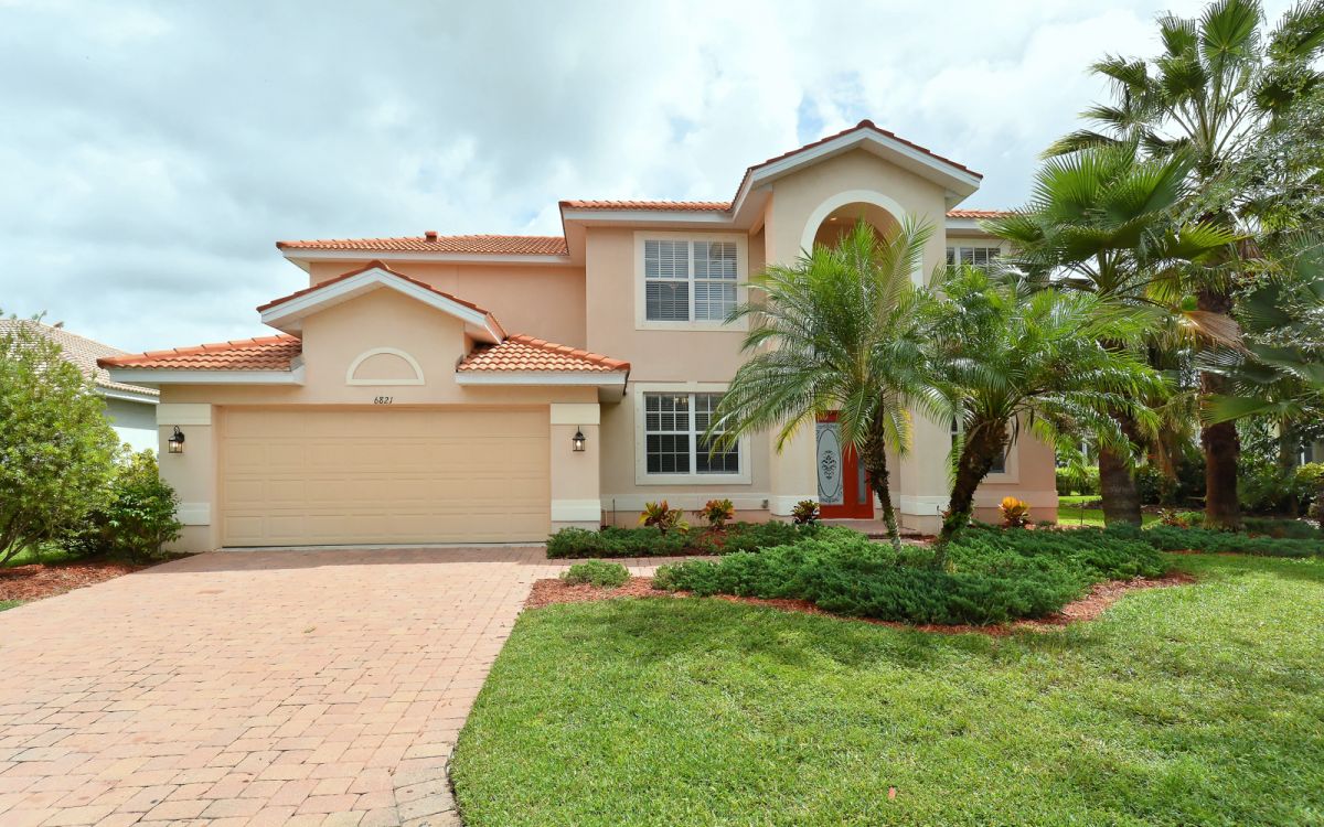 6821 71st East, Bradenton FL, 34203 presented by the Pegasus Property
