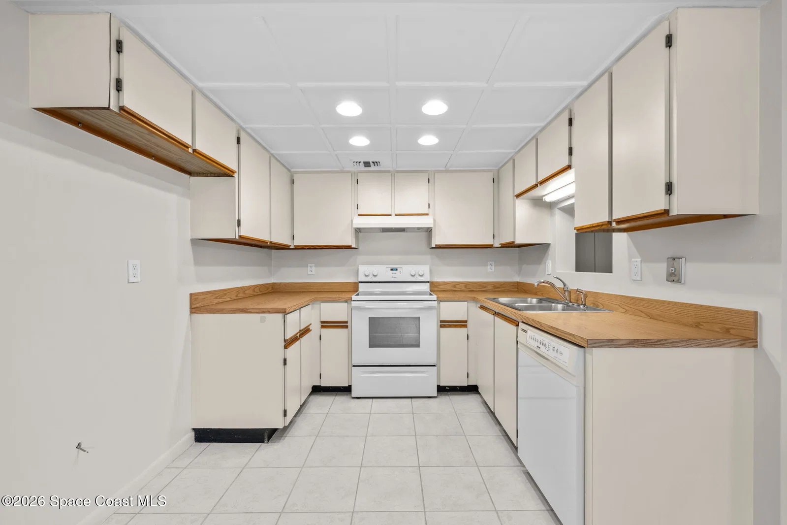 Kitchen at 44 Piney Branch Way, Melbourne FL