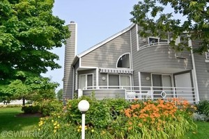 Harbor Pointe End Unit
