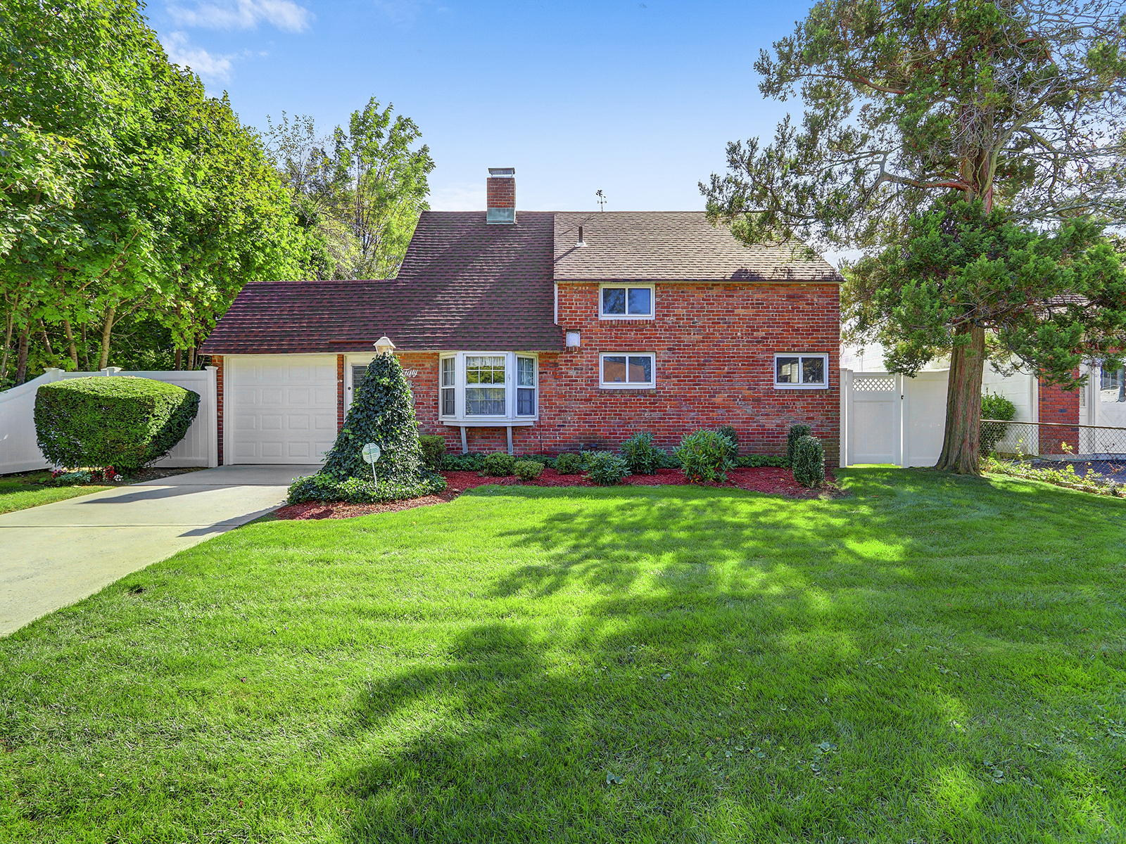 Hicksville Exclusive Listing