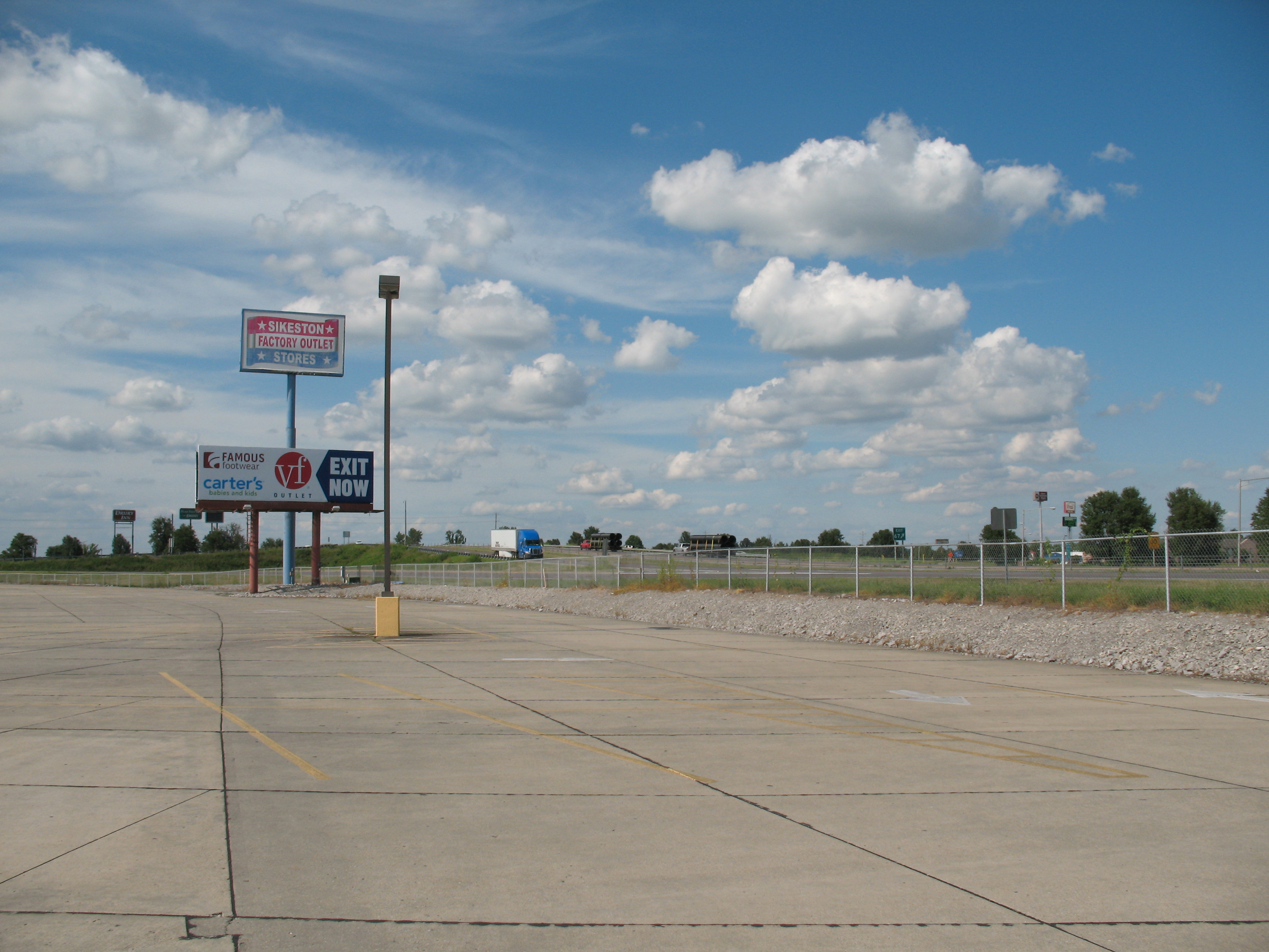 100 Outlet Drive Lease, Miner, MO - Lorimont Commercial Real Estate