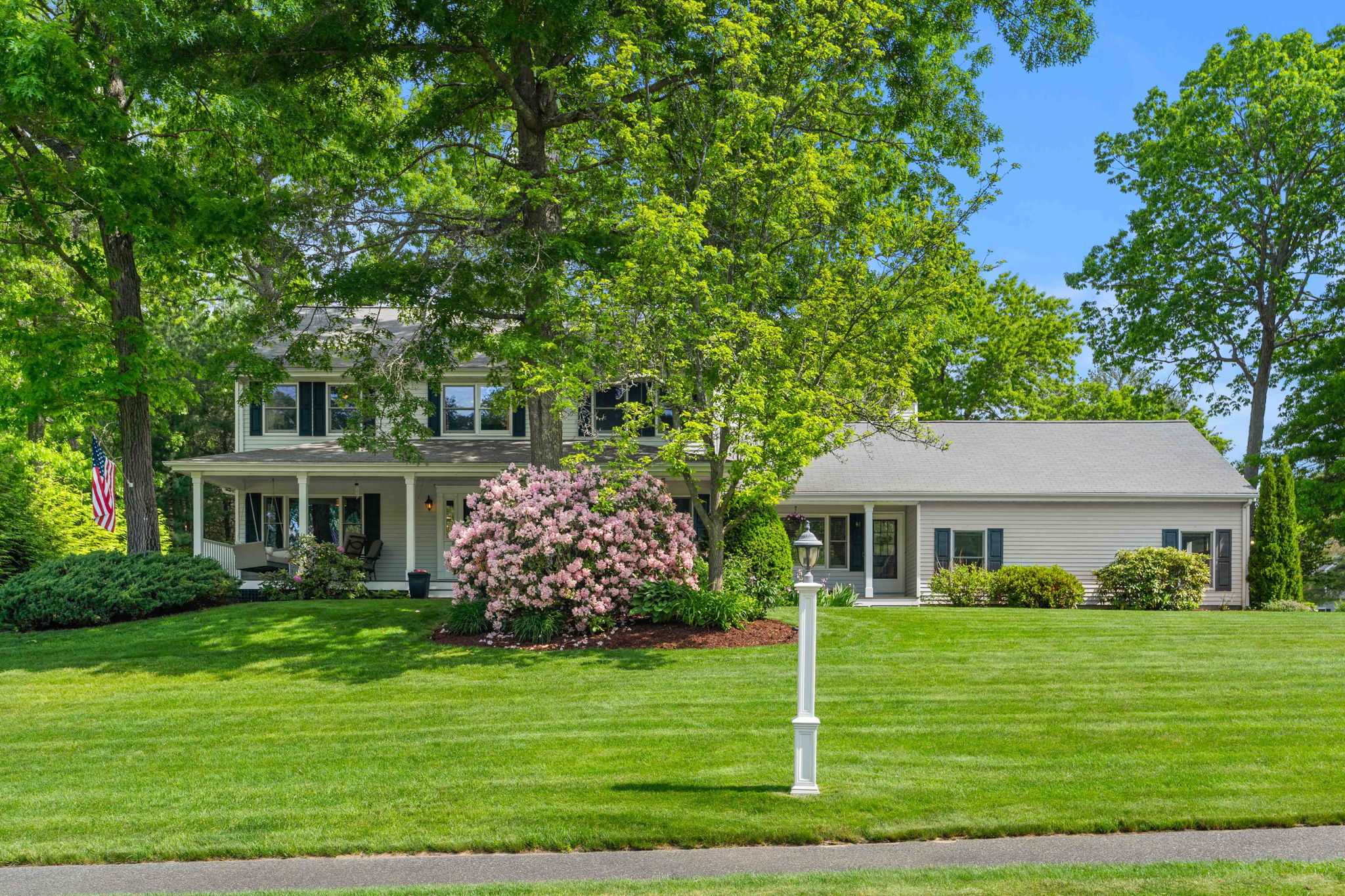10 Captain Circle, Tewksbury MA - Front exterior view of this 4 bedroom colonial home on a manicured corner lot