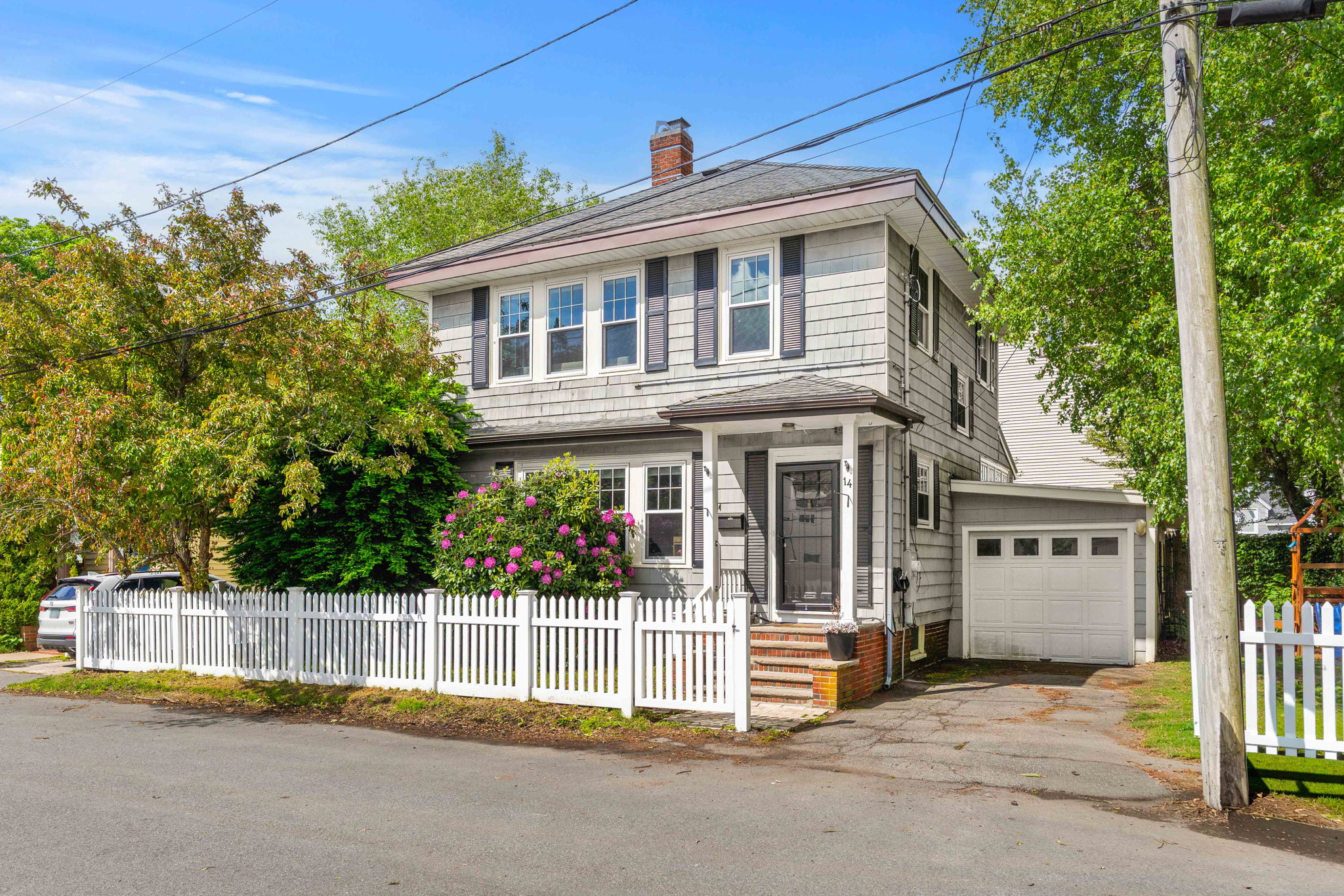 14 Curry Circle, Swampscott MA - Charming 3 bedroom home with white picket fence on a quiet dead-end street