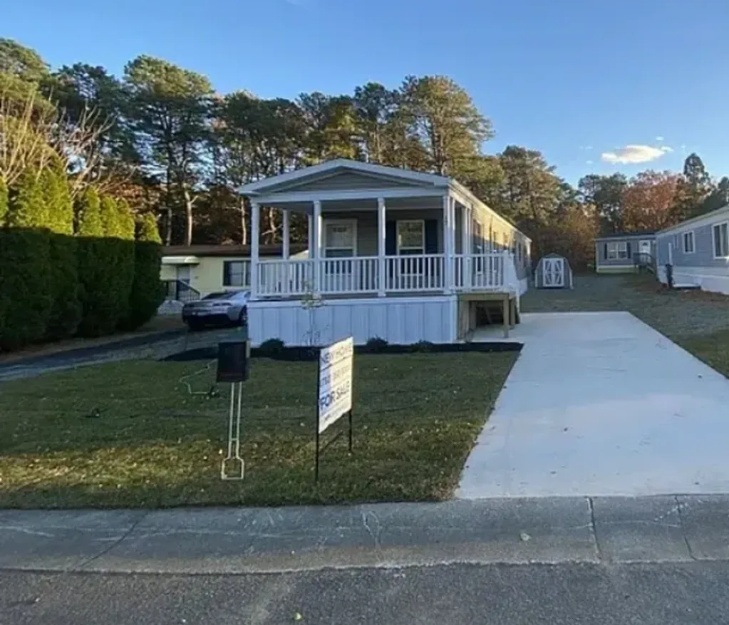 17 Racoon Avenue, Whiting, NJ 08759