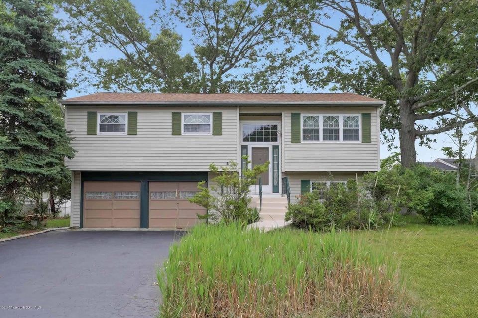 19 Layton Lane, Bayville, NJ 08721