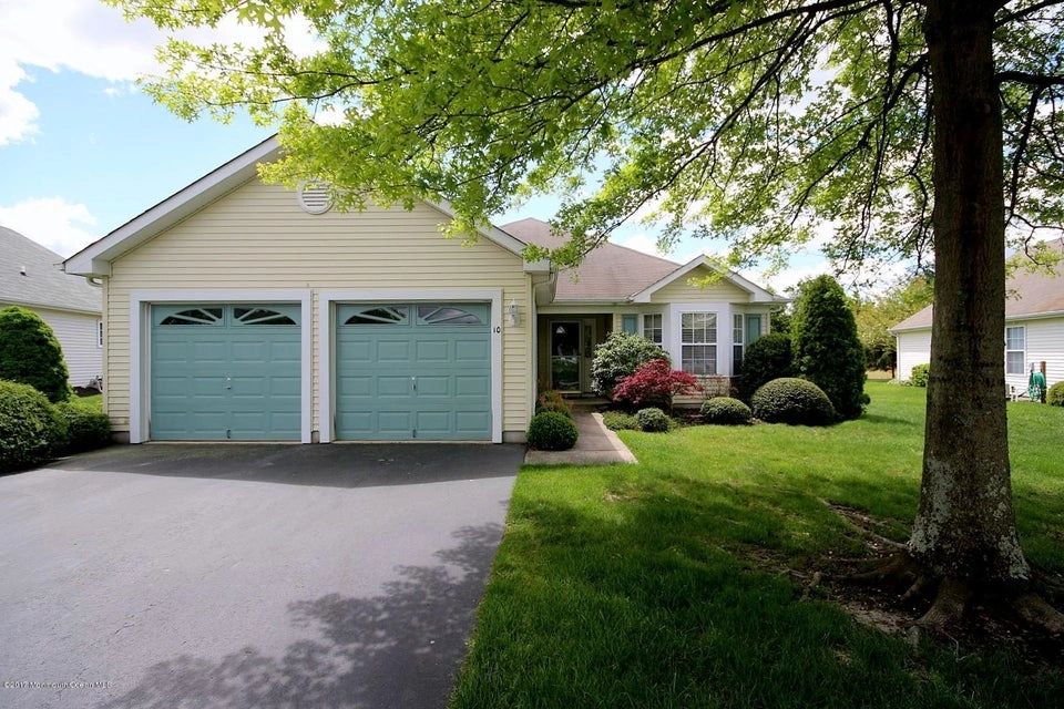 10 Clear Lake Road, Whiting, NJ 08759