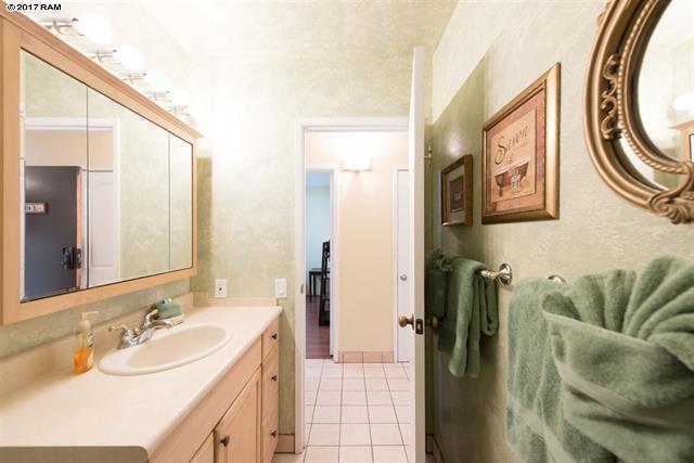 Kihei Garden Estates bathroom | Condos for sale in Kihei Maui