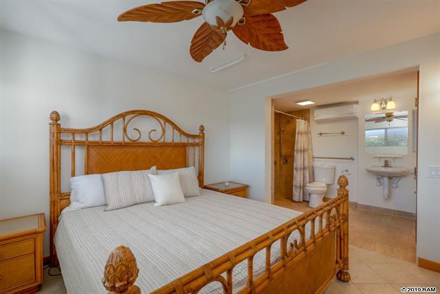 Island Surf bedroom | Maui oceanfront condos for sale