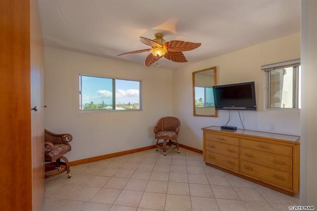 Island Surf second bedroom | Maui oceanfront condos for sale