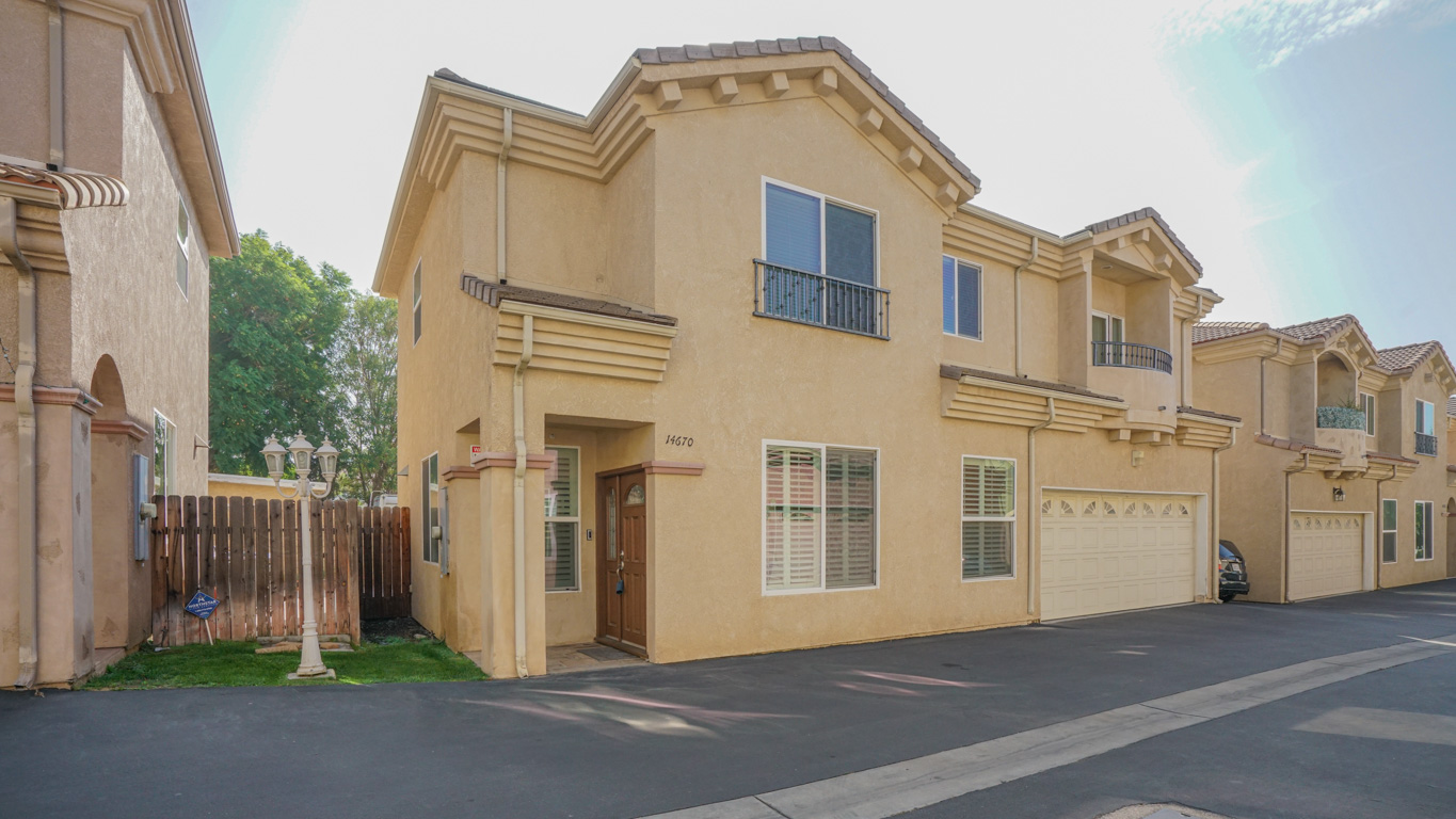 Remodeled Sylmar Townhome For Sale!
