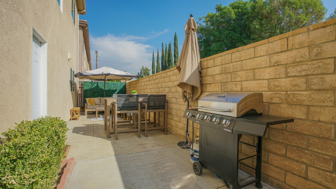 Remodeled Sylmar Townhome For Sale!