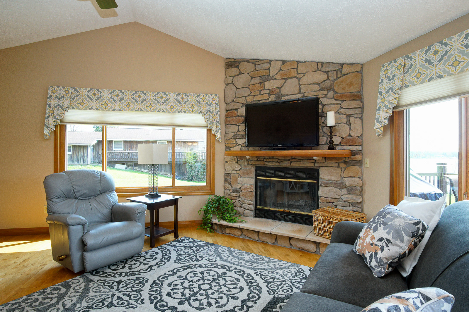 Beautiful Home For Sale At Shawnee Lake