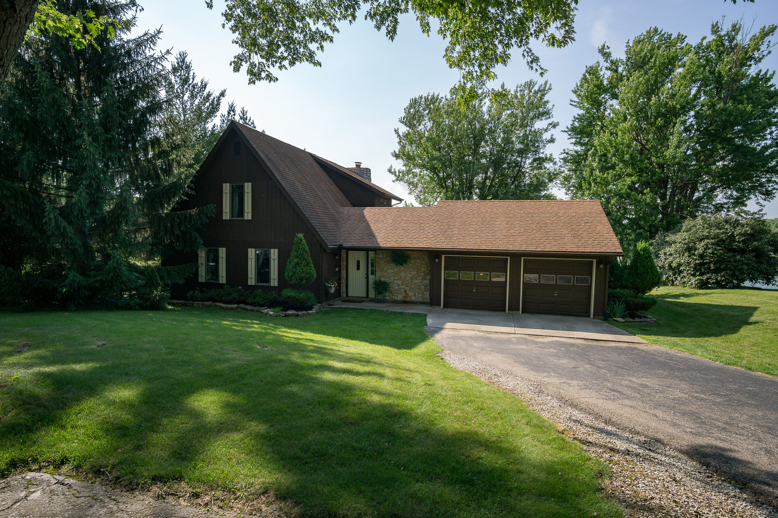 Lakehouse For Sale at 4490 Navajo Trail at Shawnee Lake In Jamestown