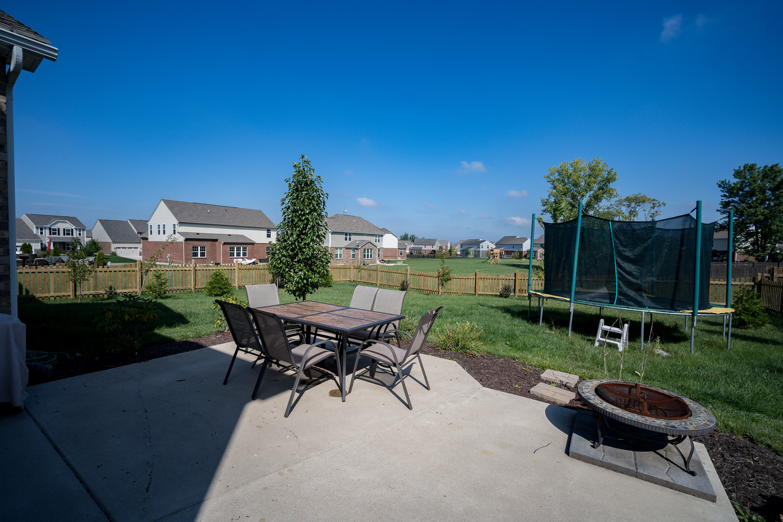 A Lovely Home awaits in Clearcreek Township