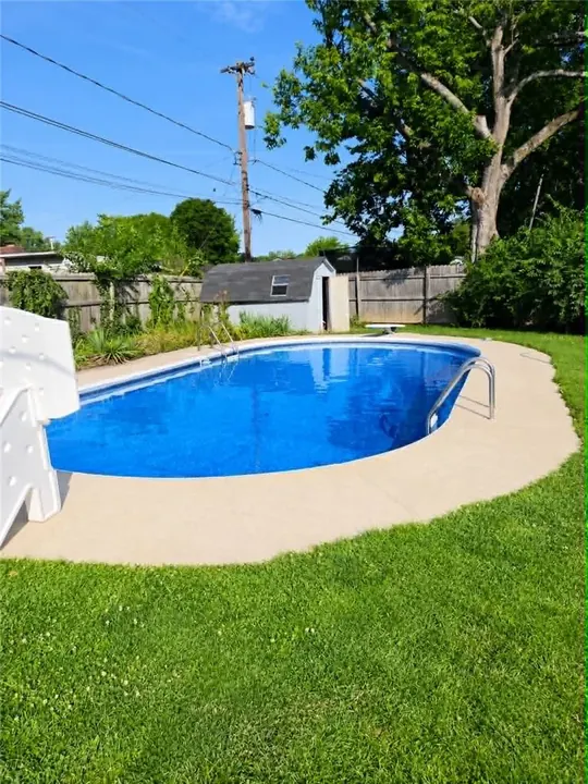 1043 Heathwood, Englewood — closed 2026-08-31