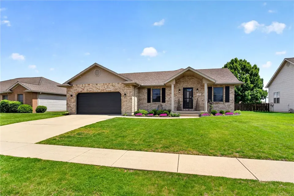 412 Clover Hill Drive, Tipp City — closed 2026-08-13