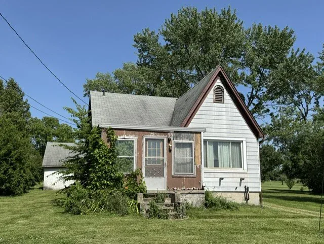 8934 Peters Pike, Vandalia — closed 2026-08-14