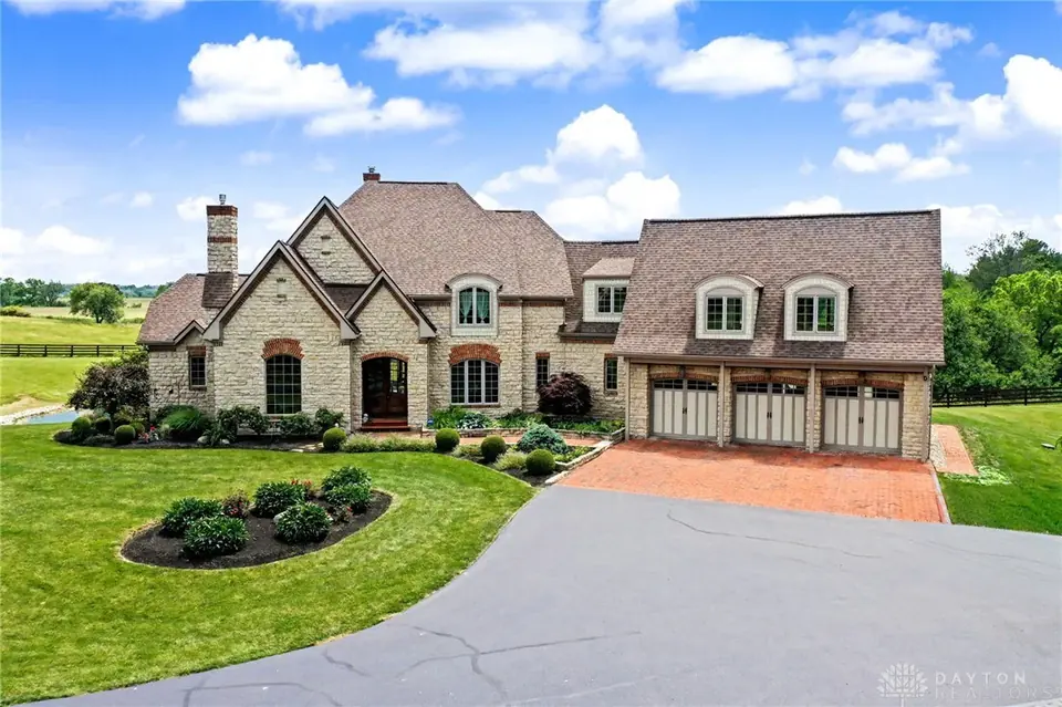 3051 E Spring Valley Paintersville Road, Xenia — closed 2026-08-11