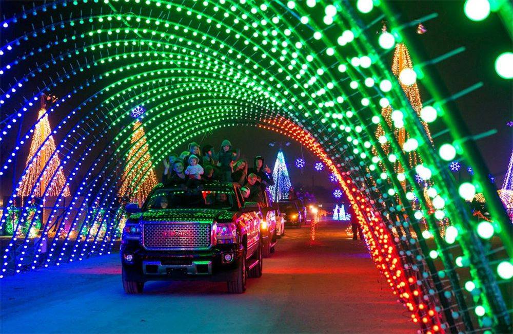 drive-thru holiday lights
