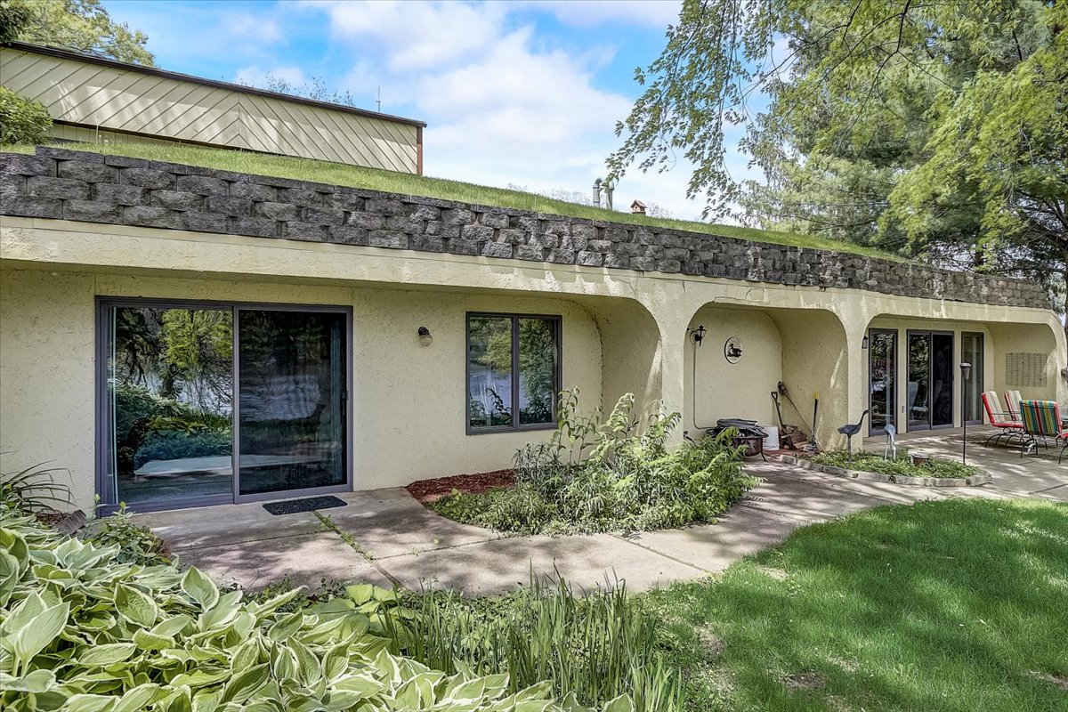 Stunning Lakefront Property for in Merrimac