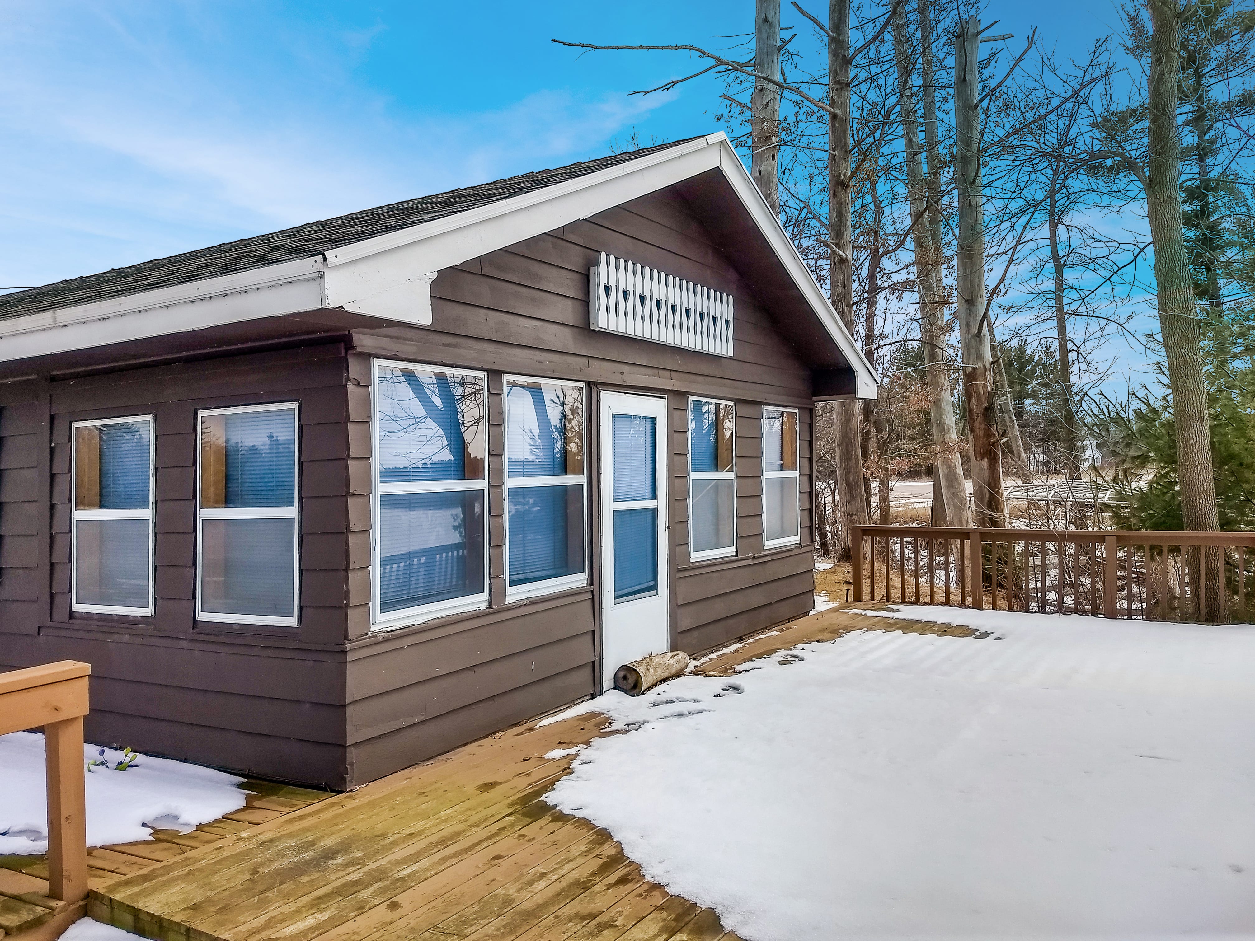 Cozy Cabin For Sale On Lake Petenwell With Sunset Views