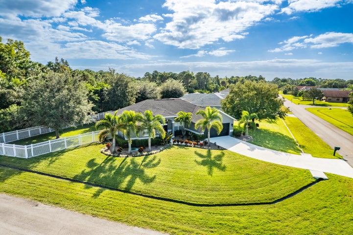 1701 SW Gemini Lane