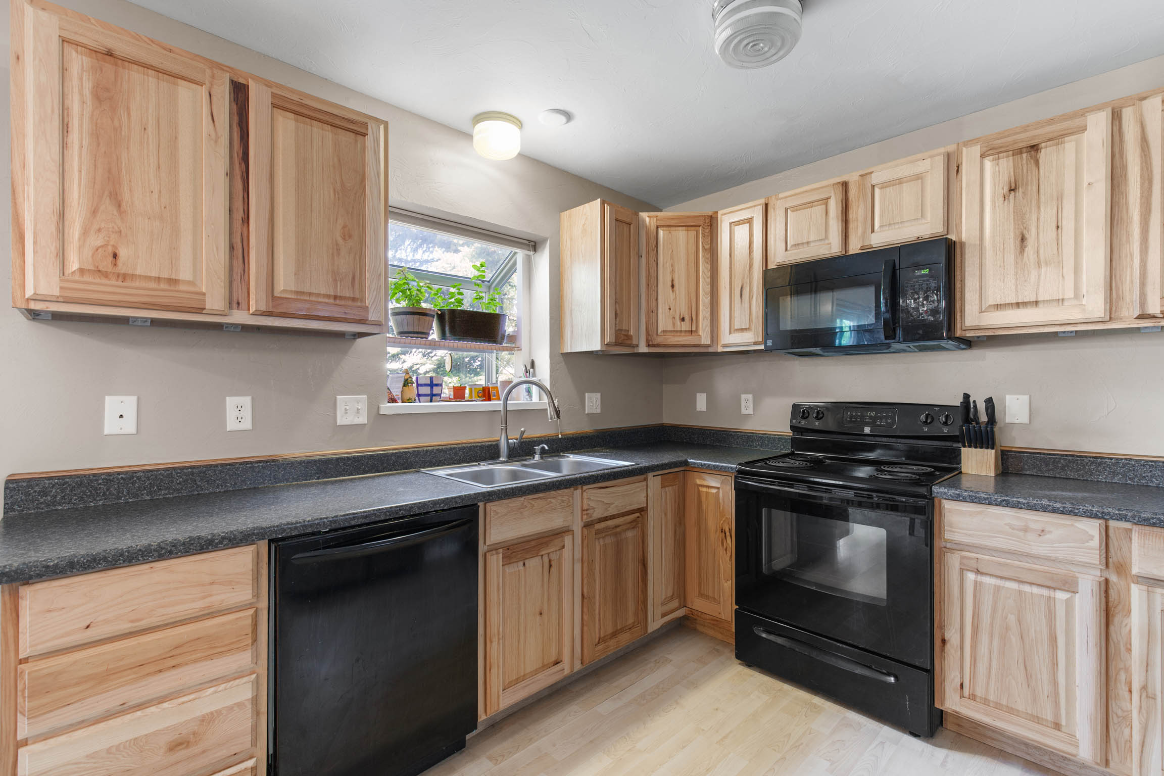 *Just Listed* Belgrade Condo with Views!