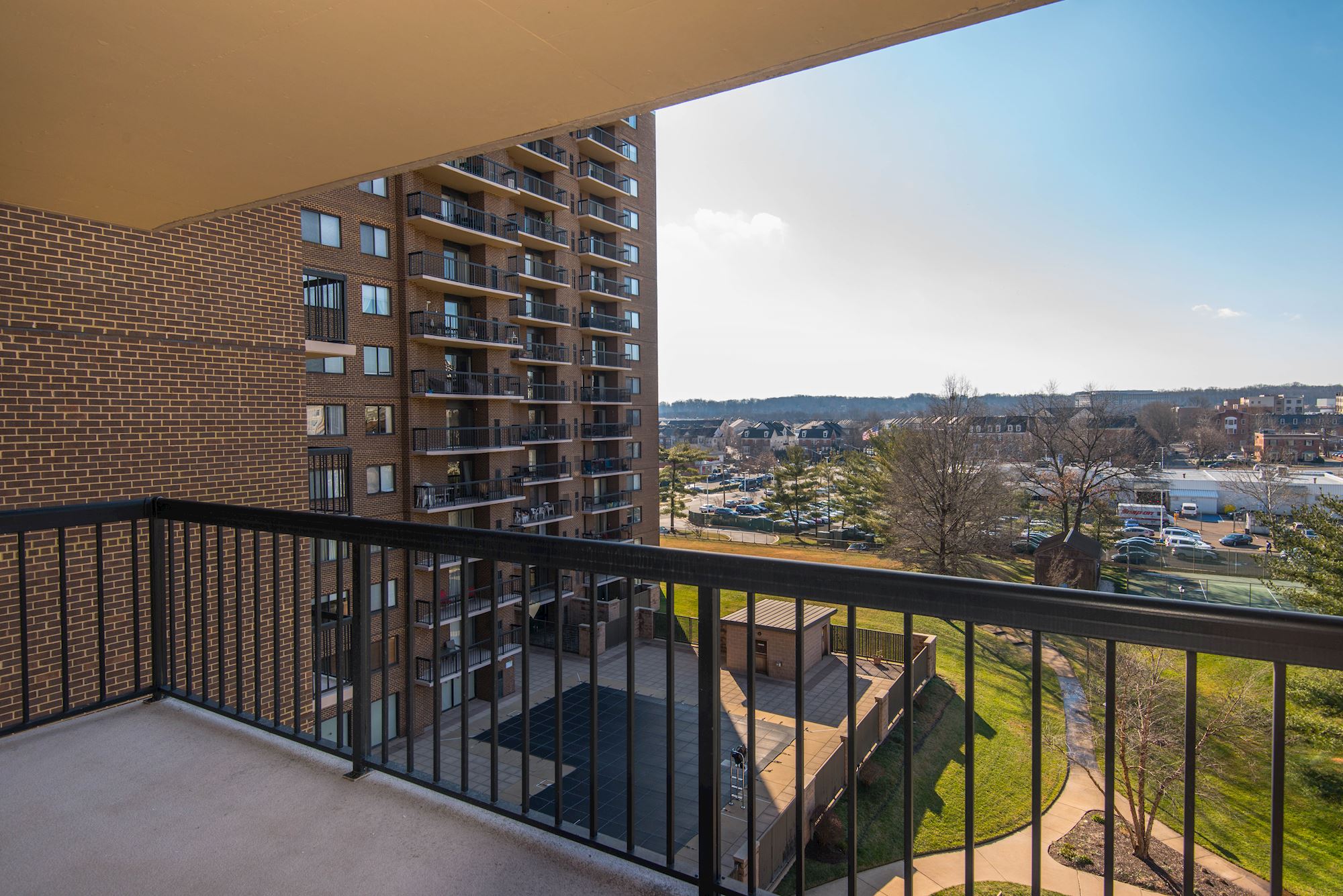 200 N Pickett Street Unit 613 Hallmark Condos For Sale in Alexandria VA